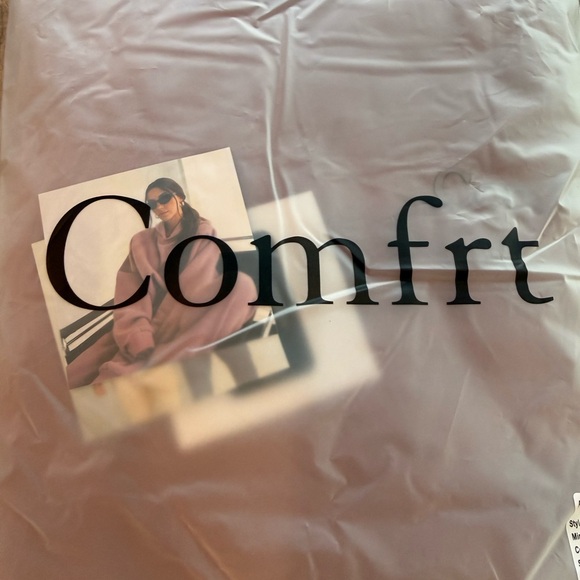COMFRT Minimalist Hoodie NWT - Picture 6 of 9